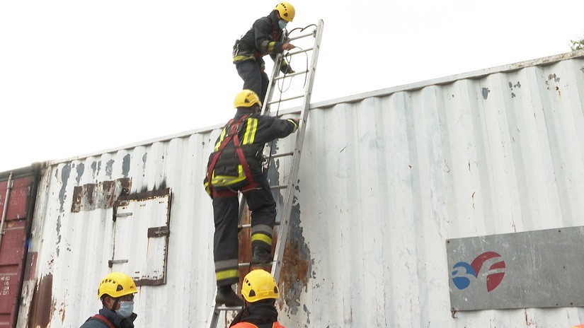 BOMBEROS